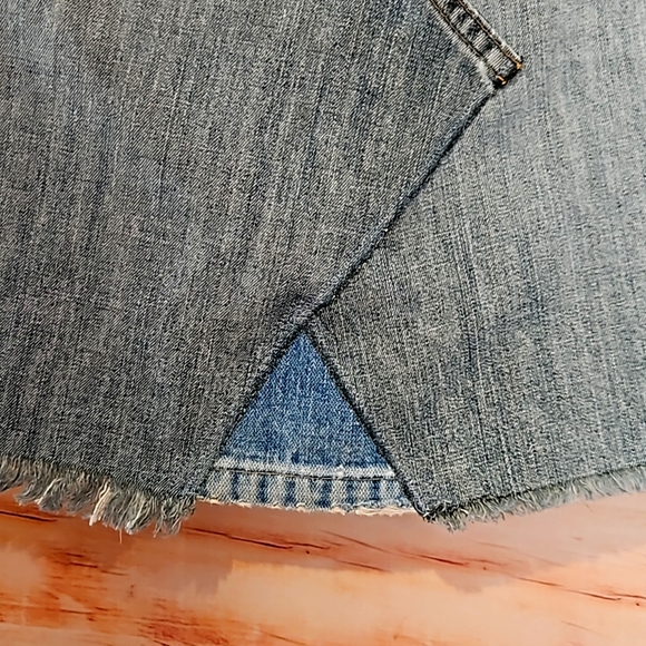 HANDMADE ☆ UPCYCLED "GAP" CLASSIC DENIM SKIRT WITH A FEMININE FLAIR! WAIST SZ 32 - Picture 9 of 9